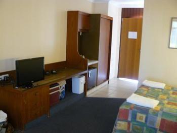 Adelong Narrabri