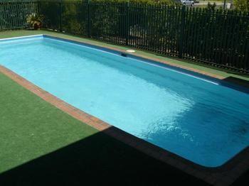 Adelong 4*