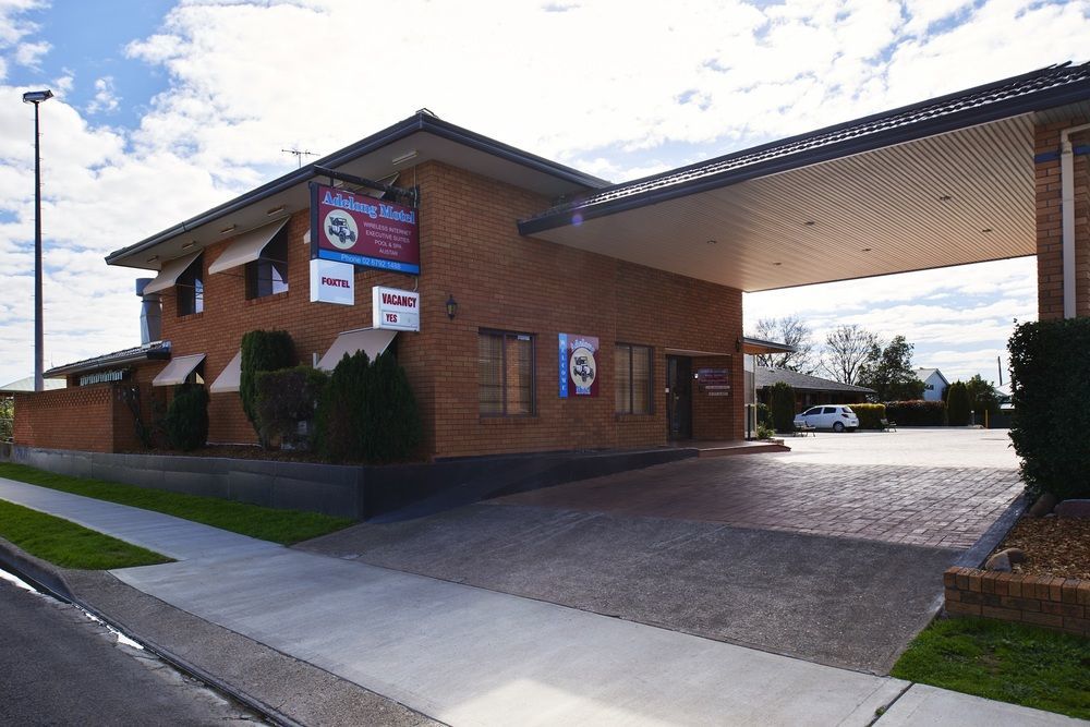 Adelong Motel 4*